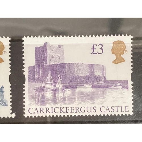 225 - Stamps: GB mint never hinged 1988 Castles issue, 1410 - 1413 and the Harrisons Plates, 1992 Castles ... 