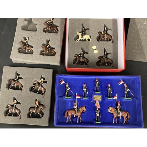 261 - Toys & Games: Hollow cast Britain's set 40191 9th Lancers Mounted Band (1 lancer missing), plus 5392... 