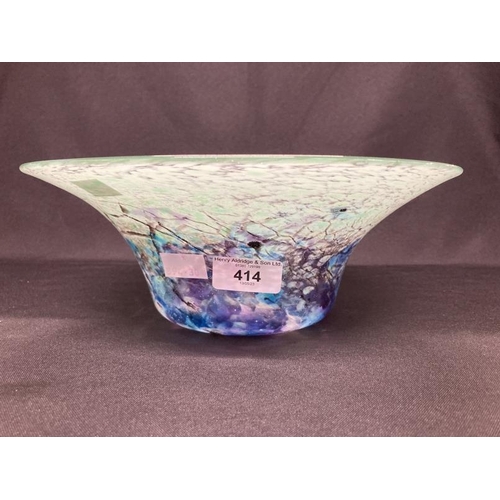 414 - The Mavis and John Wareham Collection: Monart bowl green crackle overlaid with blue and purple. Dia.... 