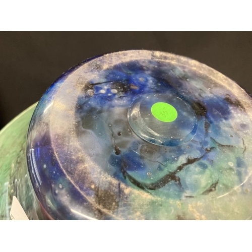 414 - The Mavis and John Wareham Collection: Monart bowl green crackle overlaid with blue and purple. Dia.... 