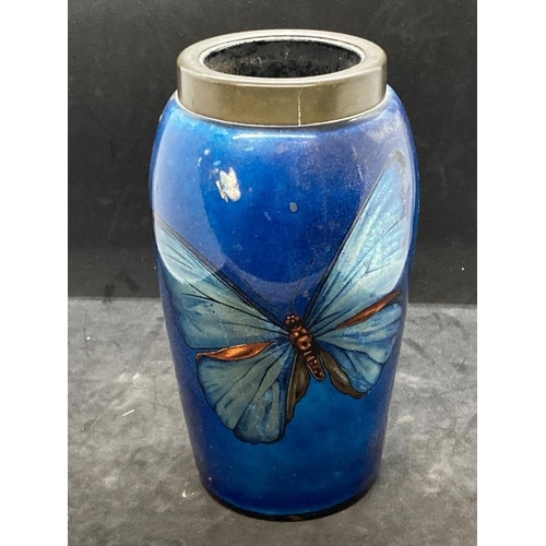 444 - 20th cent. Art Glass: Stourbridge D.G ware vase with reverse painted butterflies iridescent blues an... 