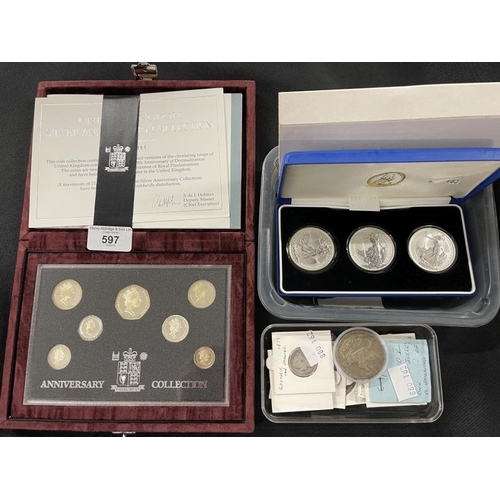 597 - Coins/Numismatics: GB presentation pack of three Royal Mint proof fine silver 2006 Britannia. Elizab... 