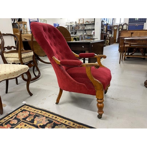 75 - 19th cent. Walnut button back nursing chair rising off ceramic castors.