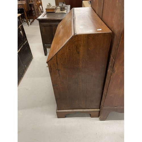 87 - 18th cent. Figured oak drop well bureau, two short over two long drawers with drop handles, the insi... 