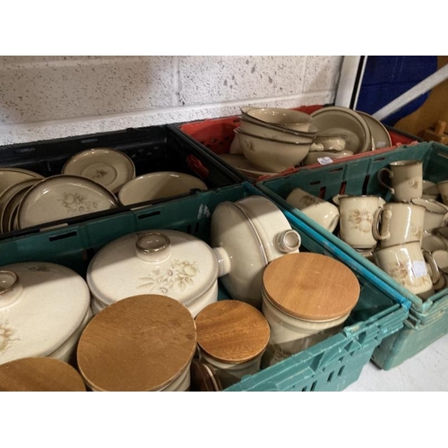 19 - 20th cent. Ceramics: Denby Coloroll, stoneware, mugs x 23, Denby Images souffle dishes x 7, flan dis... 