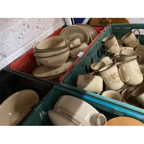 19 - 20th cent. Ceramics: Denby Coloroll, stoneware, mugs x 23, Denby Images souffle dishes x 7, flan dis... 