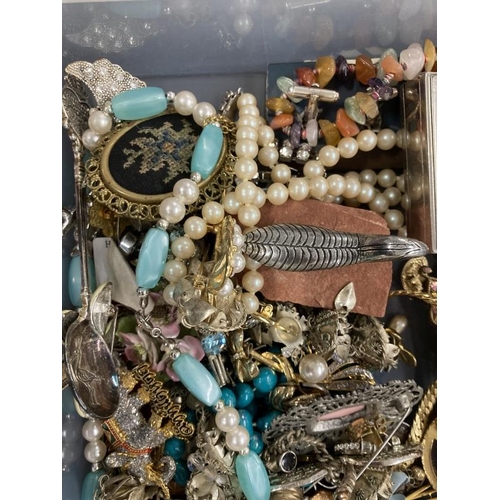 239 - Costume Jewellery: Includes earrings, brooches, compacts, necklaces one with uncut semi-precious sto... 