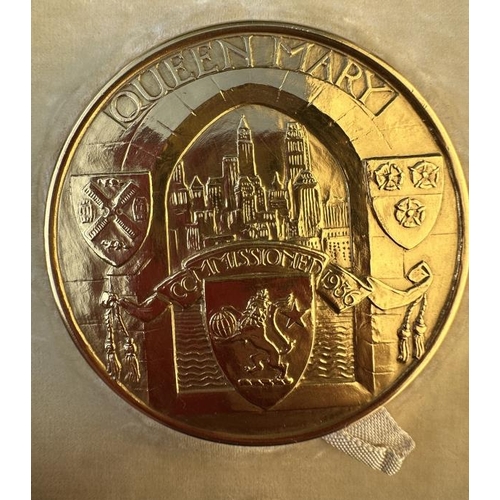 142 - MEDALS/OCEAN LINER: An extremely important 22ct gold Royal Mint presentation medal commemorating the... 