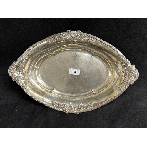 195 - WHITE STAR LINE: First-Class Elkington and Company bread dish decorated with acanthus, date stamped ... 