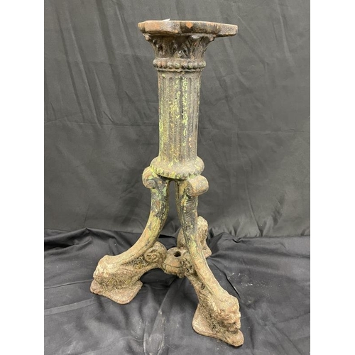 35 - R.M.S. OLYMPIC: Rare cast iron Second-Class table base, fluted central column with lions head suppor... 