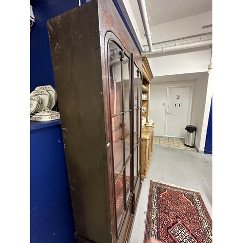 10 - Late 18th/early 19th cent. Mahogany glazed bookcase, two glazed doors with original glass and mahoga... 