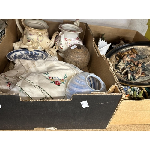 20 - Collection of dinner and tea ware by Minton, Villeroy & Boch and a box containing resin animal f... 