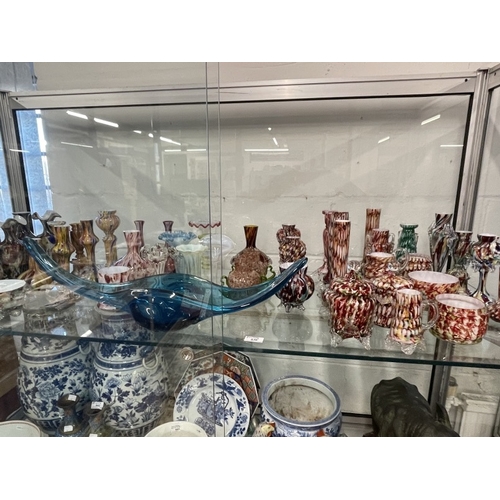 436 - 20th cent. Continental Glass: Large collection of end of day and Vaseline glass. Approx. 50... 