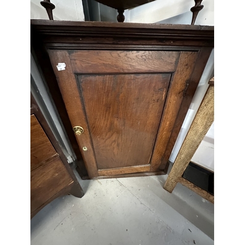 81 - Furniture: 19th cent. Mahogany two over three chest of drawers on bracket supports. 37ins. x 18ins. ... 