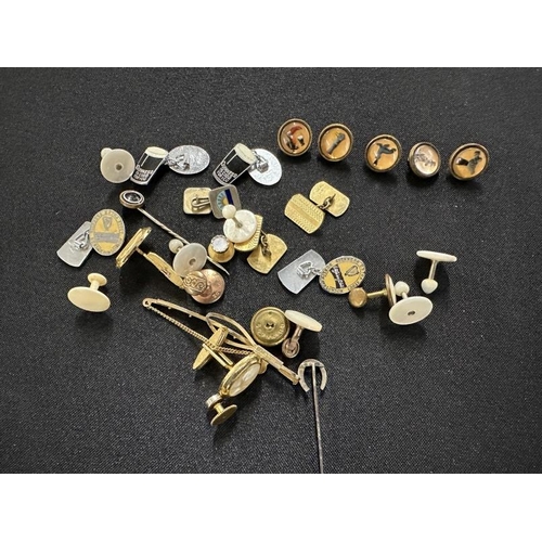 454 - Guinness Memorabilia: Including six waistcoat buttons, two pairs of Guinness cufflinks, together wit... 