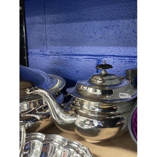 507 - Silver: Silver-plated lidded serving dish with original glass liner 28cm diameter, a three-piece sil... 