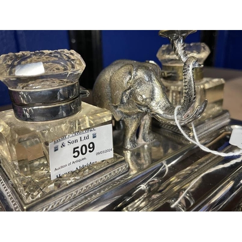 509 - Platedware: Walker & Hall, Sheffield silver plated stand with two inkwells c1950-1970, complete ... 