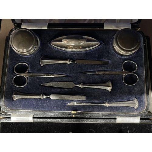 515 - Hallmarked Silver: Condiment set boxed salt, pepper, mustard with spoons, Birmingham 1948, Elkington... 