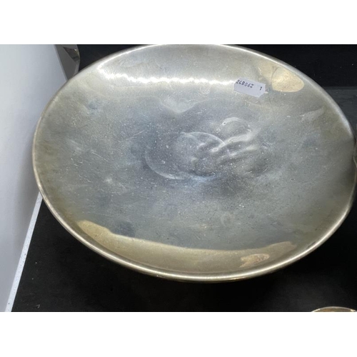 532 - Silver: Mexican white metal bowls both marked with sterling silver marks and tested as silver (2). P... 