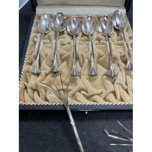 536 - Hallmarked Silver: Onslow pattern coffee spoons, set of six, two toast racks hallmarked Birmingham, ... 