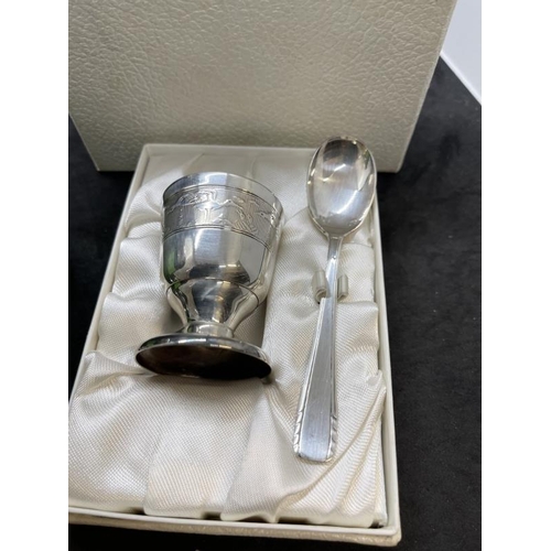 550 - Hallmarked Silver: Bottle coaster, eggcup and spoon, Vesta case, napkin ring, odd spoons, part of dr... 