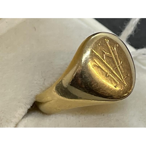 653 - Jewellery: 18ct. gold signet ring, marked 18ct. but tested. presentation inscription to inside dated... 