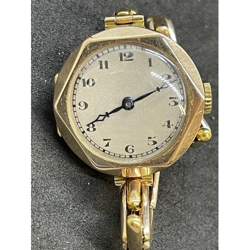 702 - Watches: Ladies 9ct gold wristwatch on gold expanding strap, Glasgow 1923, complete with fitted box.... 