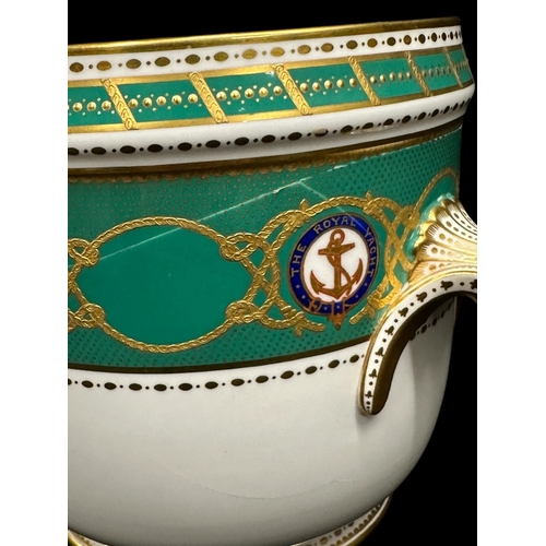 91 - ROYAL YACHT: Rare H.M.Y Victoria and Albert III green pattern ice bucket with twin handles, King's c... 