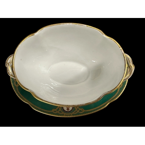 96 - ROYAL YACHT: H.M.Y Victoria and Albert III green pattern lidded tureen with incorporated saucer/base... 