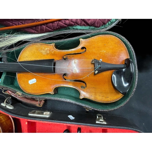 508 - Early 20th cent. Musical Instruments: Student viola with bow and hard case, spruce front plate, mapl... 