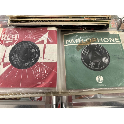 430 - Records: Collection of approx. 25 Elvis Presley 45s on the RCA label, seven 33s including Elvis in G... 