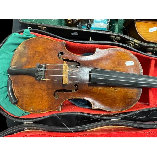 508 - Early 20th cent. Musical Instruments: Student viola with bow and hard case, spruce front plate, mapl... 