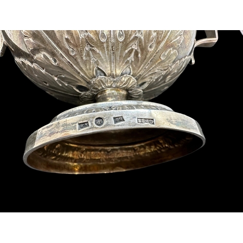 653 - Russian Silver: 19th cent. Lidded sugar bowl with acanthus leaf strap work to both base and lid and ... 