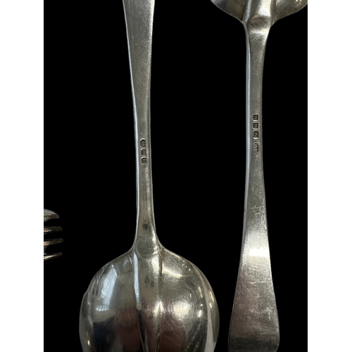 695 - Hallmarked Silver: Rattail cutlery hallmarked London, soup spoons x 6, dessert spoons x 6, dinner fo... 