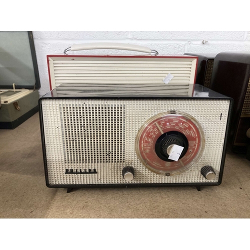 7 - Radios: Mid 20th cent. Bakelite cased radios including Bush D.A.C. 90A, Bush TR82C, Philips 82G81U, ... 