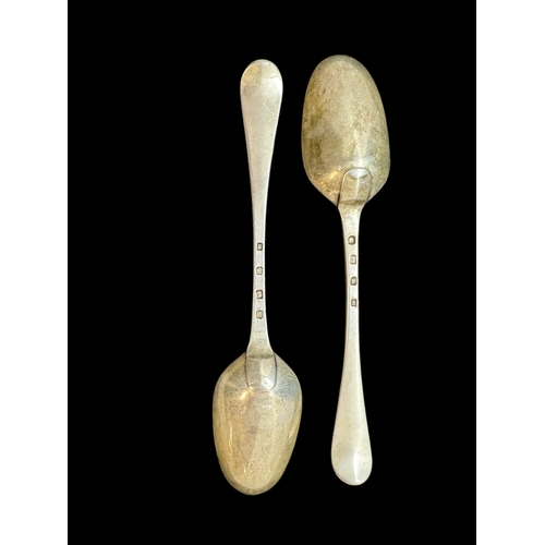 705 - Hallmarked Silver: Scottish Provincial tablespoons by John Steven of Dundee c1750, a pair. 22½cm. 5.... 