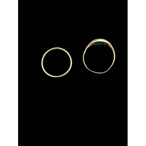 809 - Hallmarked Jewellery: 22ct gold band 2g. Together with a 9ct gold signet ring set with a green stone... 