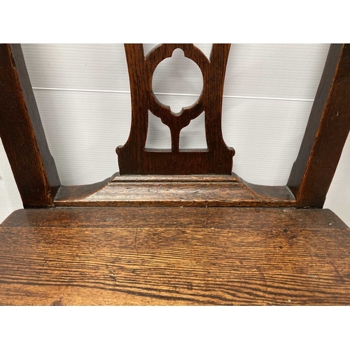 89 - Furniture: 18th cent. Oak carver with central pierced splat back.