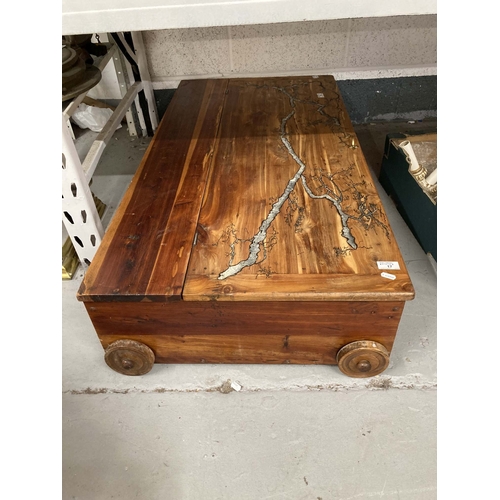 17 - 20th cent. Furniture: Red pine under-bed storage box decorated with acid-etched ancient pine tree de... 