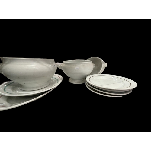 272 - Third Reich/World War Two: Mixed ceramics to include soup tureens, plates and meat oval. (9)
Please ... 