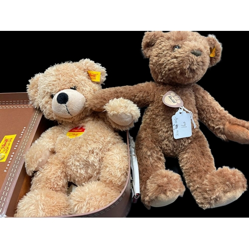 398 - Steiff Toys: Bear in a suitcase and medium brown bear.