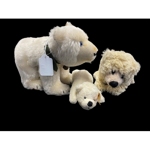 399 - Steiff Toys: Small and miniature polar bears. (3)