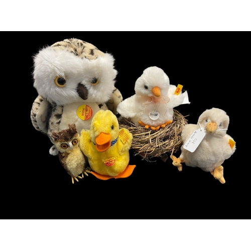 401 - Steiff Toys: Small white chick in a nest, grey chick, yellow chick, large owl and small brown owl.... 