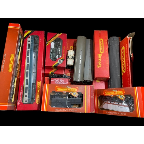 415 - Toys: Hornby and Tri-ang Rolling Stock, most boxed, includes R419 BR InterCity MK1 Buffet Car, R922 ... 