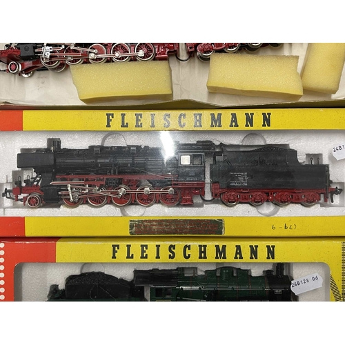 418 - Model Railways: OO/HO gauge Fleischmann International Locomotives 4177 DB 2-10-0 Steam Loco 051628-6... 