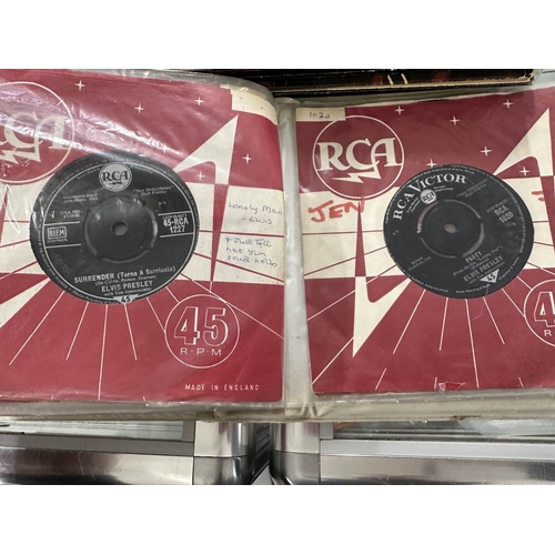 430 - Records: Collection of approx. 25 Elvis Presley 45s on the RCA label, seven 33s including Elvis in G... 