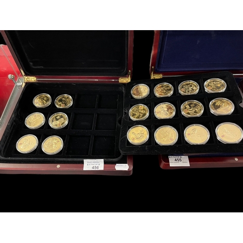 456 - Coins: Cased set of cupronickel gold plated War Heroes 18 crowns and an album of Heroes cards.... 