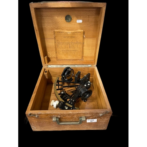 487 - Scientific Instruments: Mid-20th cent. Sextant by C. Plath of Hamburg in original wooden case with p... 