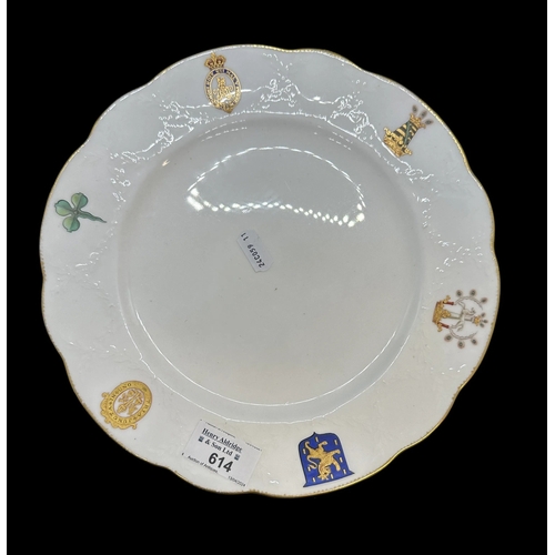 614 - Royal: Rare Royal Service plate, believed from a service made for Queen Victoria with finely moulded... 