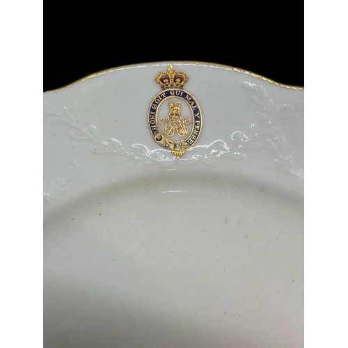 614 - Royal: Rare Royal Service plate, believed from a service made for Queen Victoria with finely moulded... 